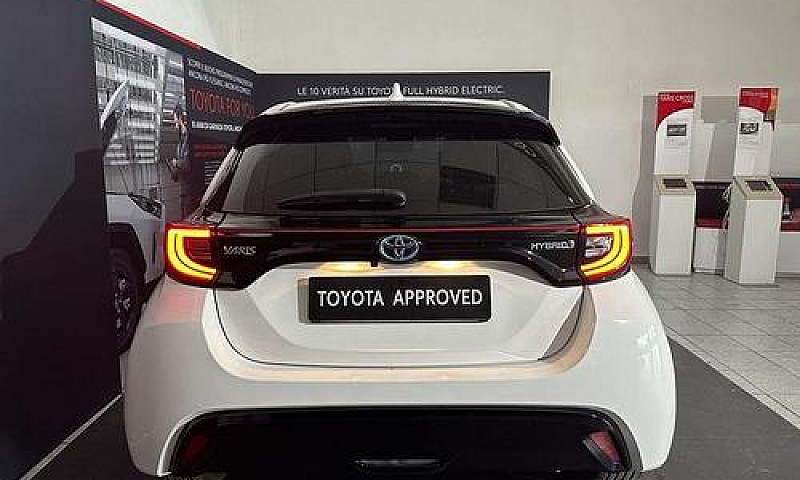 Toyota Yaris 1.5 Hyb...