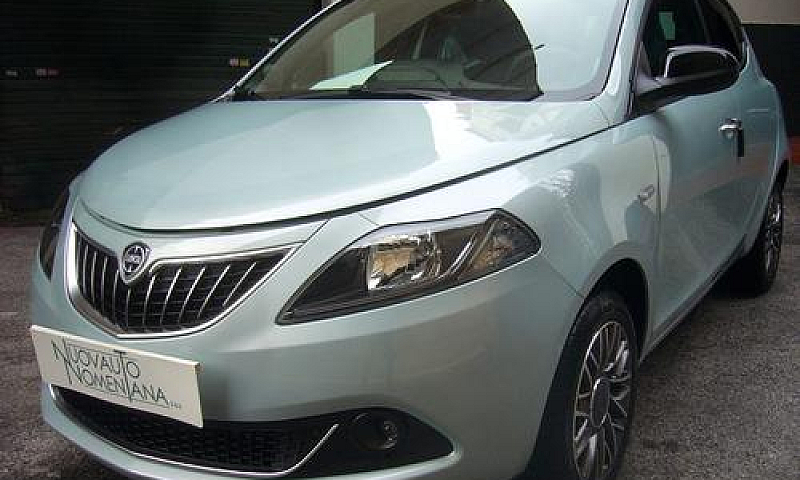 Lancia Ypsilon 1.2 6...