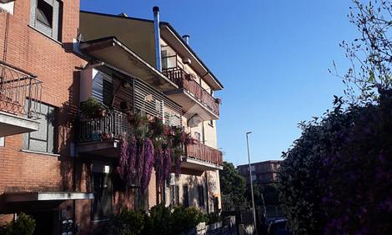 4 Locali A Roma...