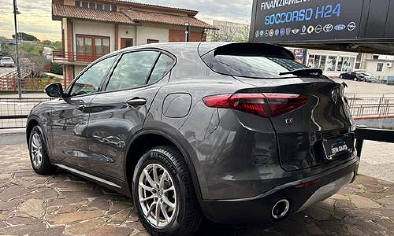 Alfa Romeo Stelvio 2...