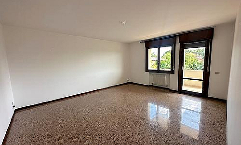 Ampio Quadrilocale C...