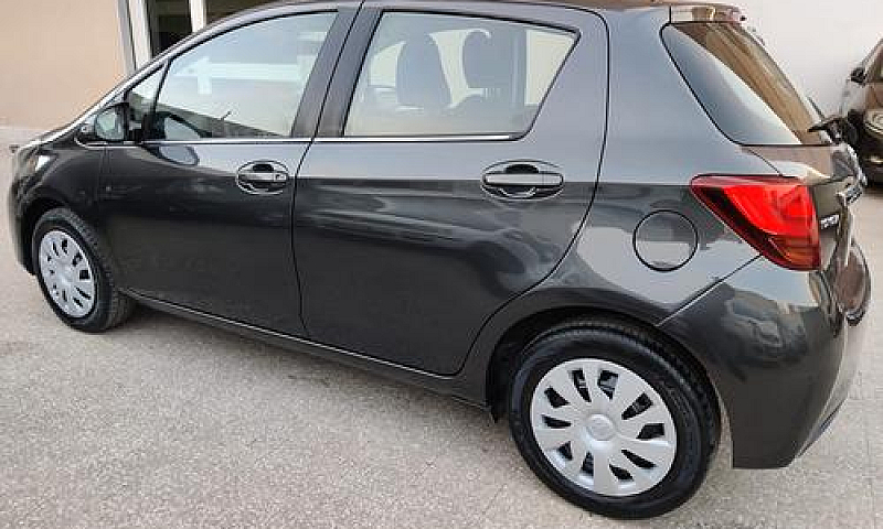 Toyota Yaris 1.0 5 P...