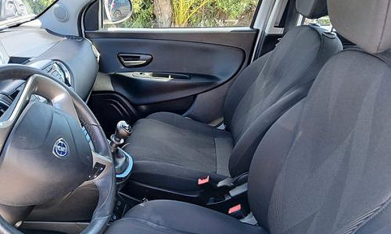 Lancia Ypsilon 3ª Se...
