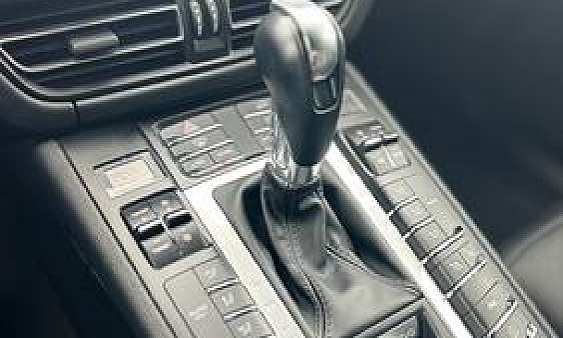 Porsche Macan 2.0 24...