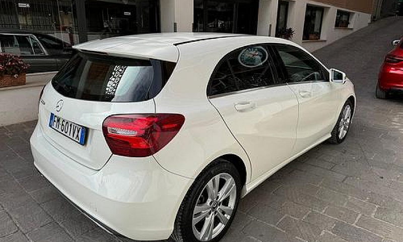 Mercedes A 200 D Aut...