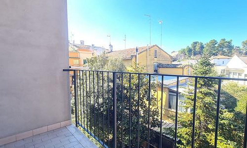 Appartamento Con Gar...