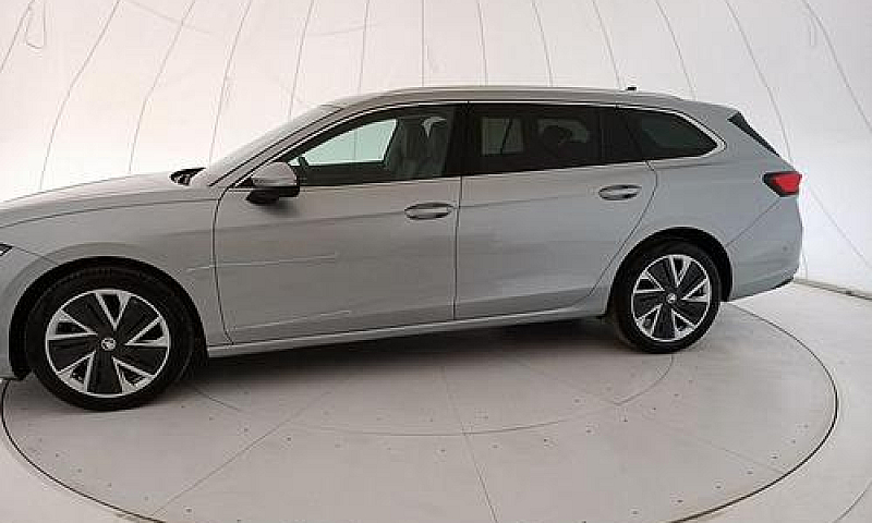 Skoda Superb Wagon 2...