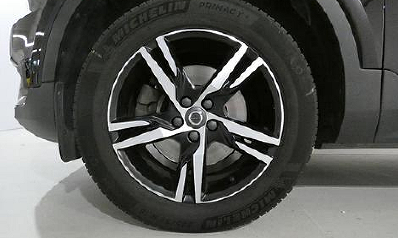 Volvo Xc40 (2017-->)...