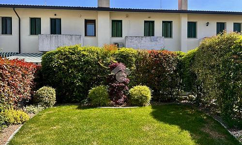 3 Locali A Asolo...