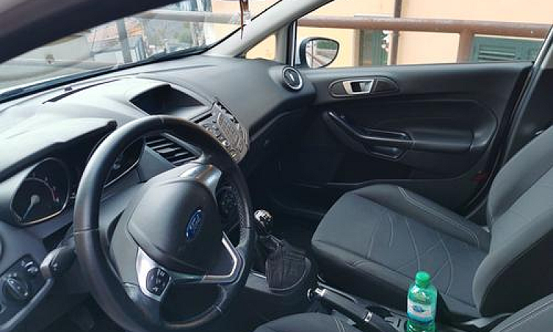 Ford Fiesta 6ª Serie...