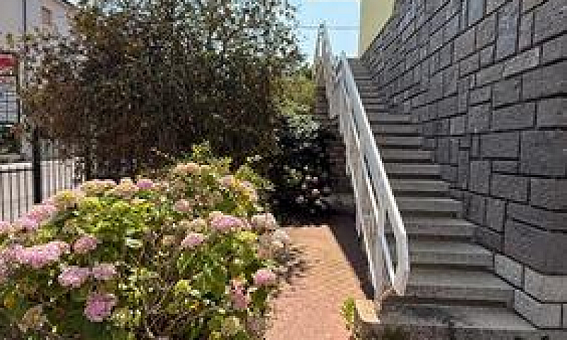 Villa Con Terreno A ...