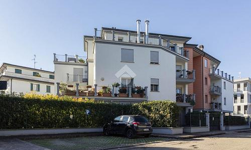 4 Locali A Carpi...