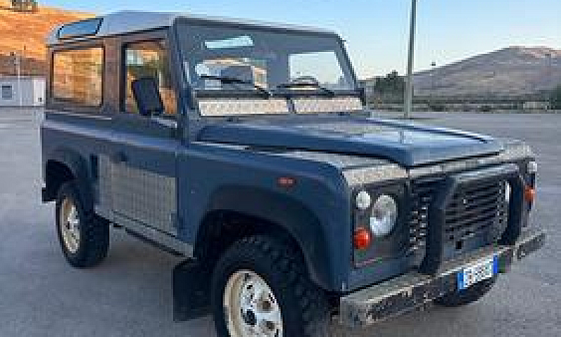 Land Rover Defender ...