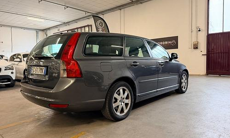 Volvo V50 Drive Pola...