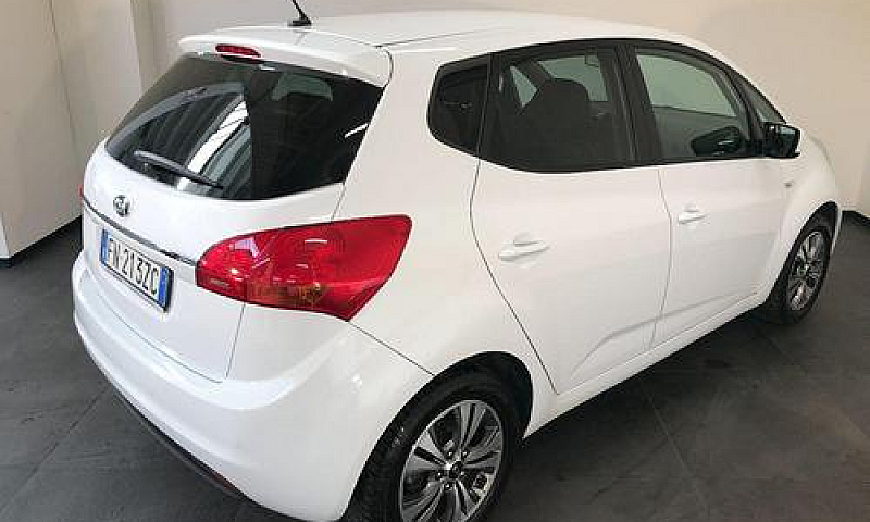 Kia Venga 1.4 Crdi 9...