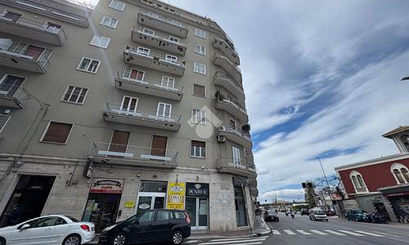 5 Locali A Bari...