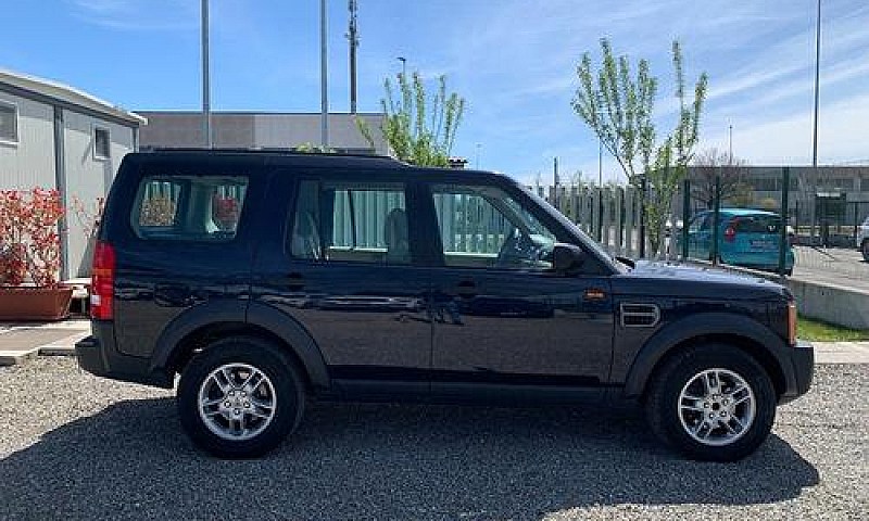 Land Rover Discovery...