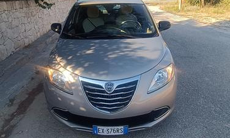 Lancia Ypsilon 1.2 6...