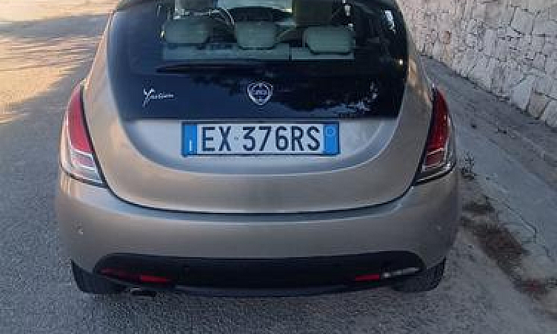 Lancia Ypsilon 1.2 6...