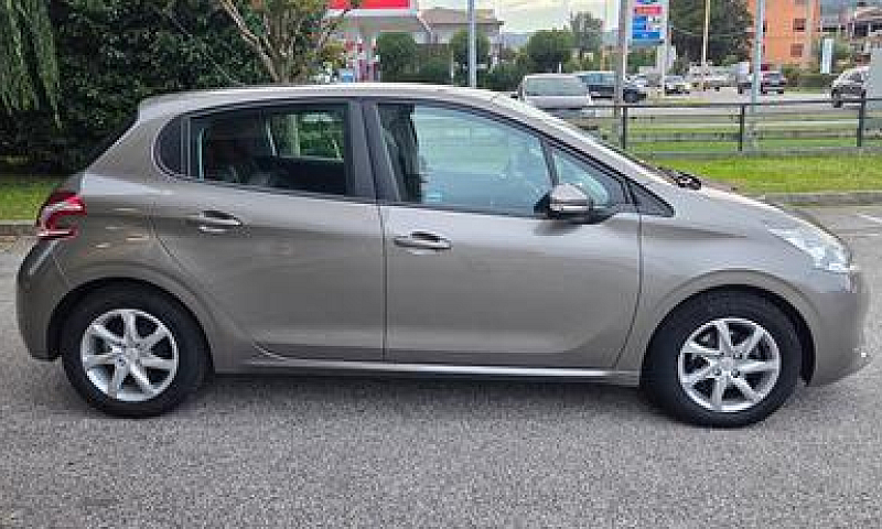 Peugeot 208 1.4 Hdi ...