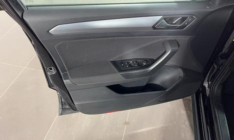 Volkswagen T-Roc 1.5...