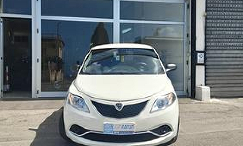 Lancia Ypsilon 1.2 6...