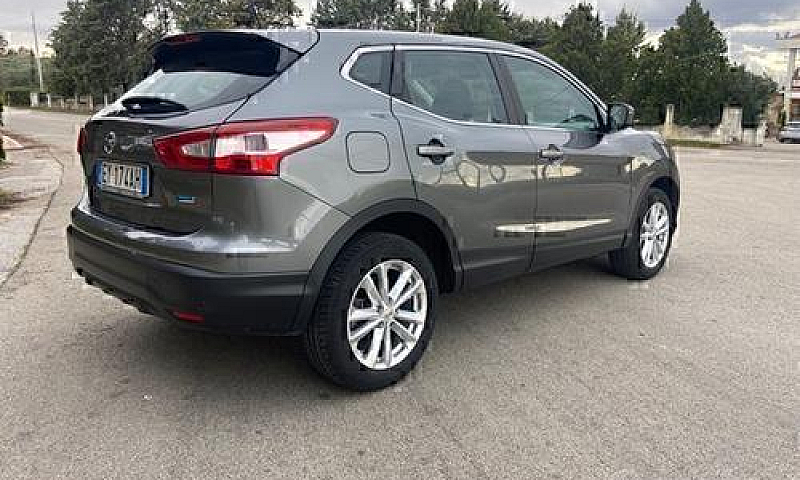 Nissan Qashqai 1.5...