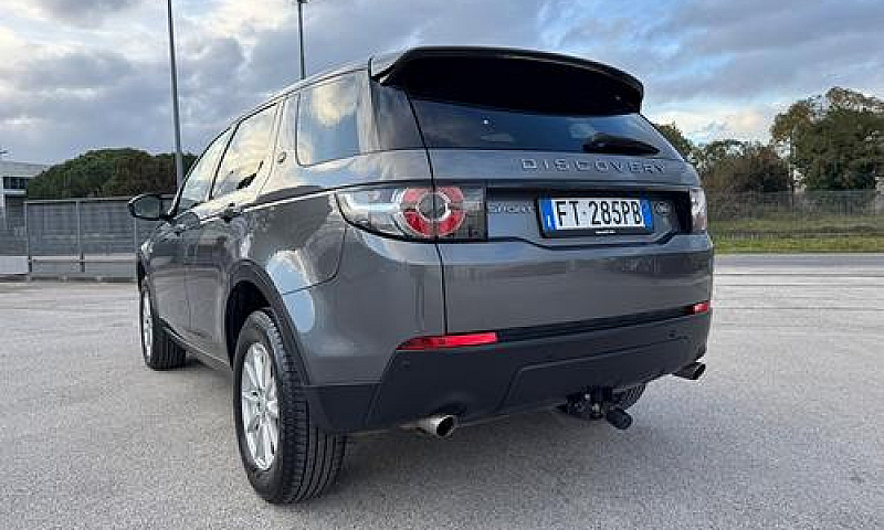 Land Rover Discovery...