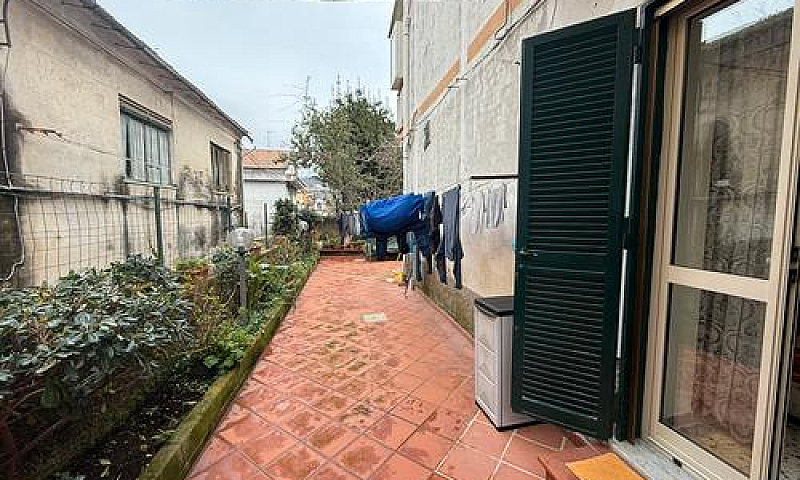 Appartamento Con Ter...