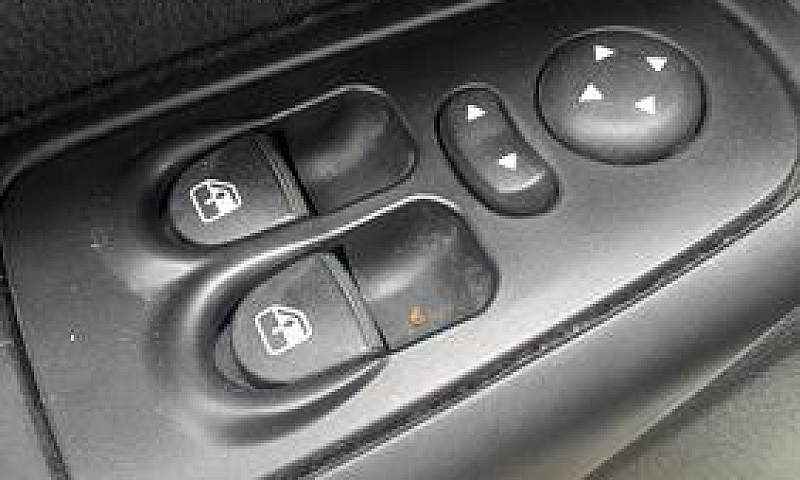 Lancia Ypsilon 1.2 6...