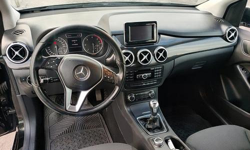 Mercedes-Benz B 180 ...