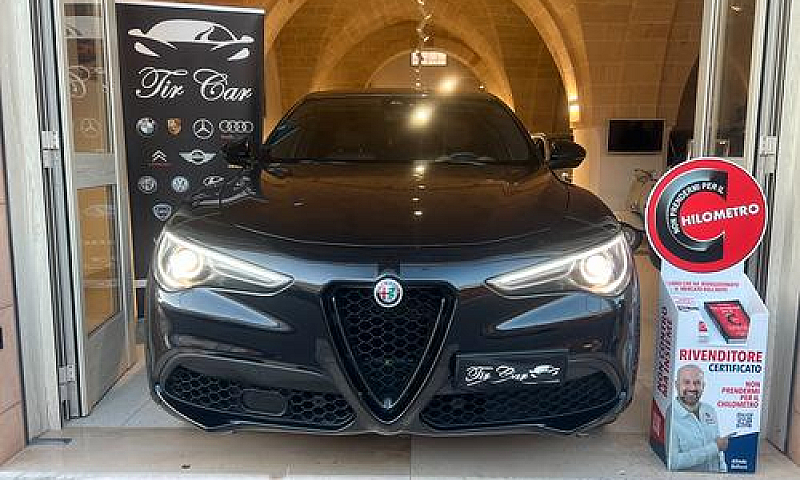 Alfa Romeo Stelvio V...