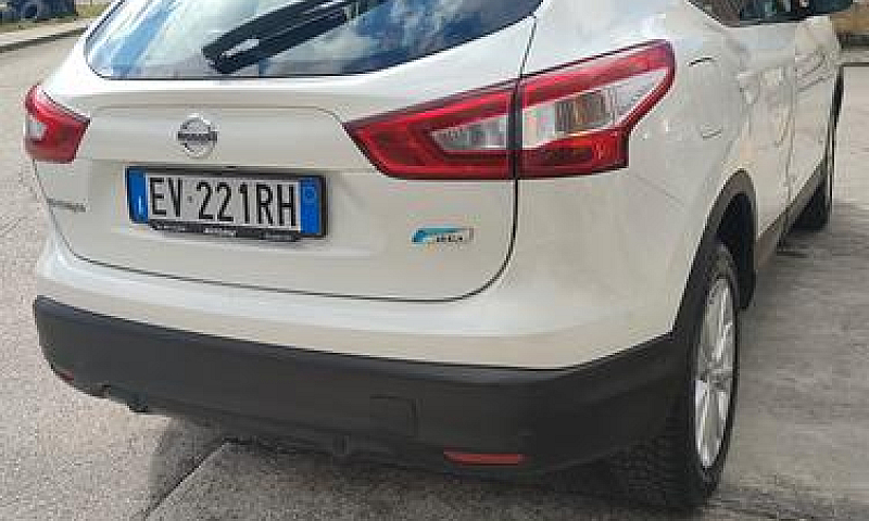 Nissan Qashqai 1.5 D...