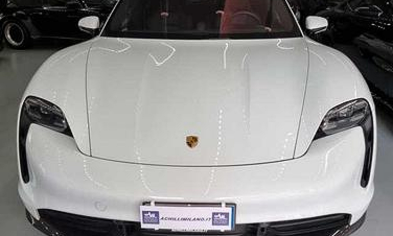 Porsche Taycan Turbo...