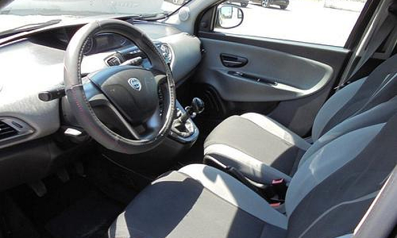 Lancia Ypsilon 1.2 6...