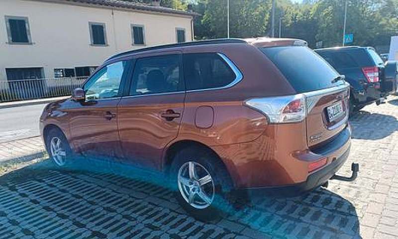 Mitsubishi Outlander...