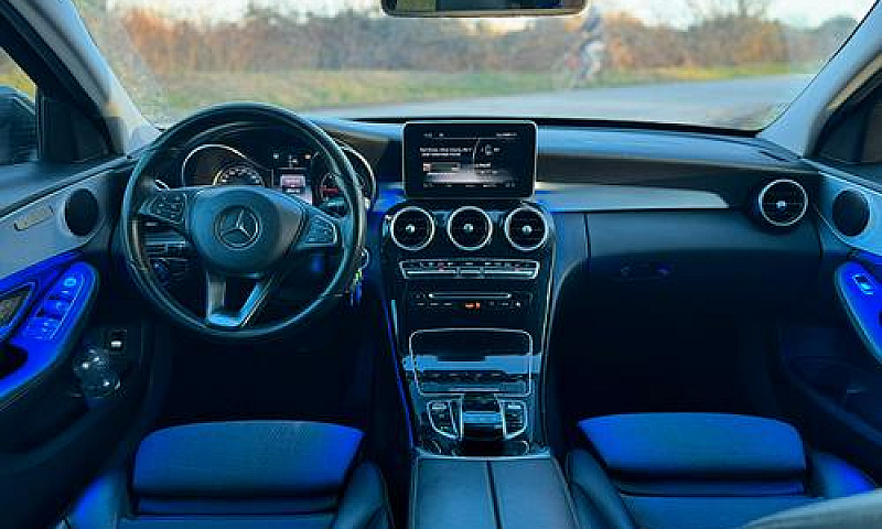 Mercedes-Benz C220 4...