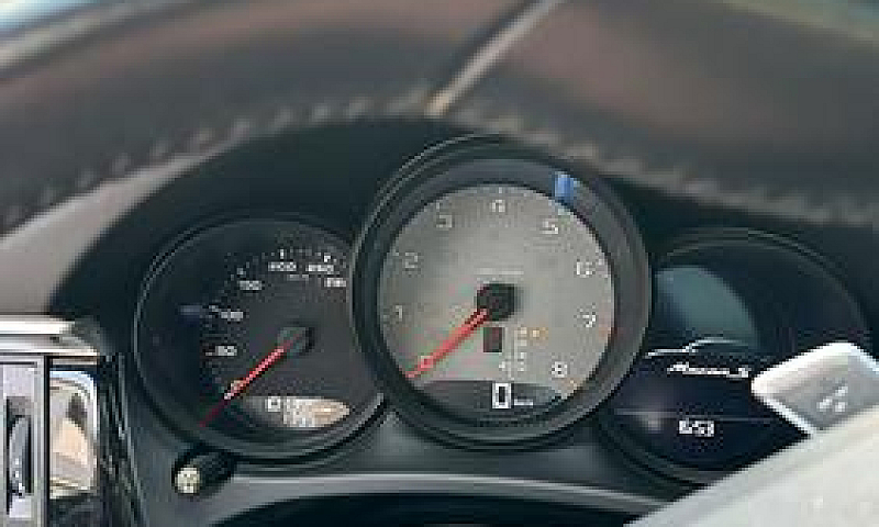 Porsche Macan...