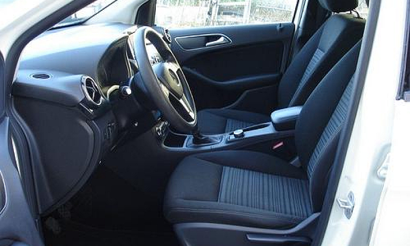 Mercedes-Benz B 180 ...