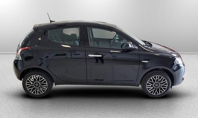 Lancia Ypsilon My24 ...