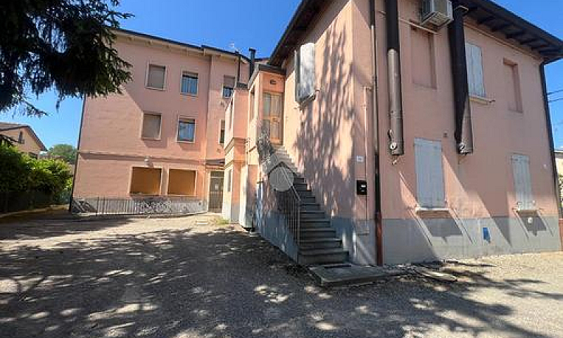 Palazzina A Budrio...