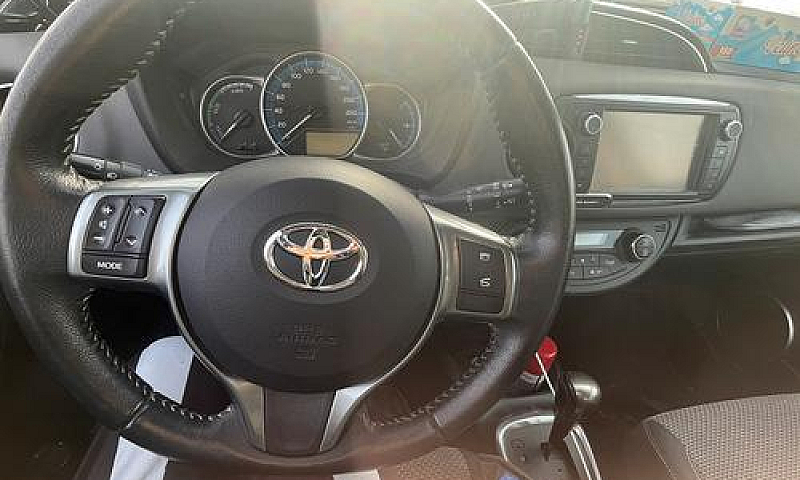 Toyota Yaris 2016...