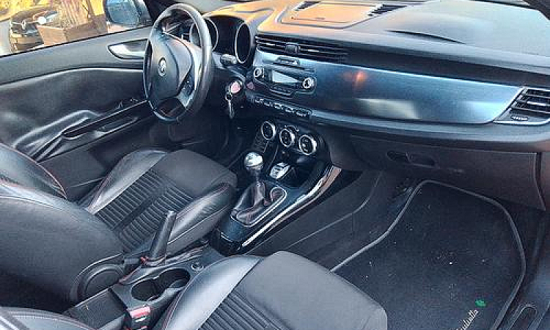 Alfa Romeo Giulietta...