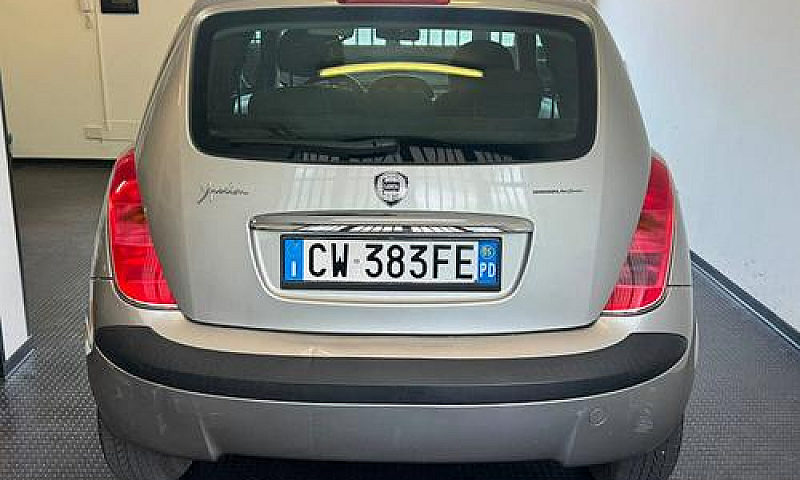Lancia Ypsilon 1.2 O...