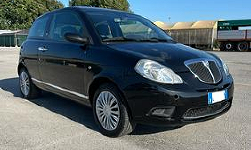Lancia Ypsilon...