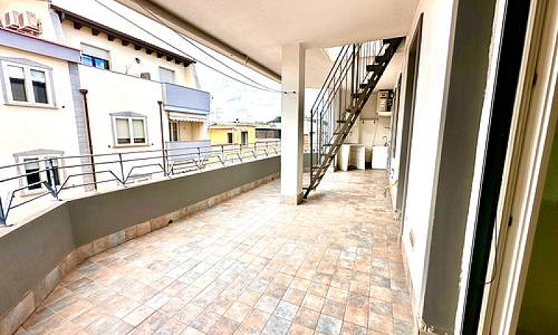 Attico 70 Mq+Terrazz...