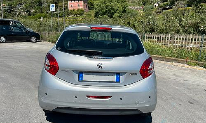Peugeot 208 - 2013...