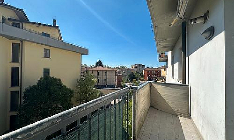 Appartamento Con 3 C...
