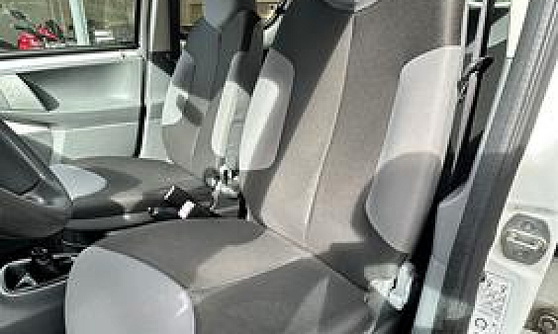 Peugeot 107 1.0 68Cv...
