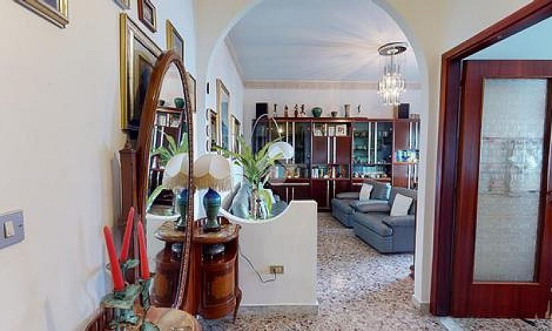 3 Locali A Brindisi...
